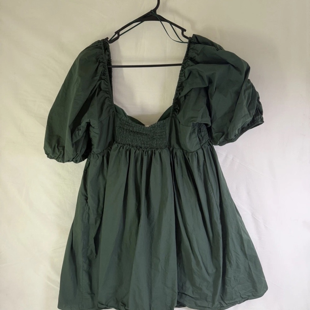 Hyacinth House by Tuckernuck Emerald Green Puff Sleeve Sasha Mini Dress Medium - Picture 9 of 10
